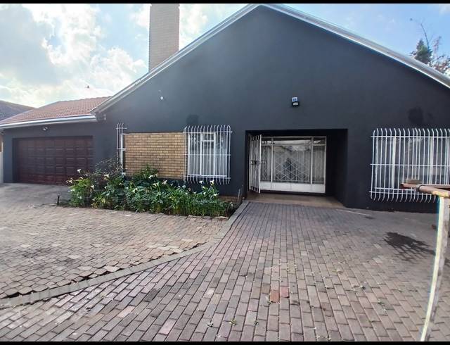 3 BEDROOM HOUSE FOR SALE IN LEONDALE